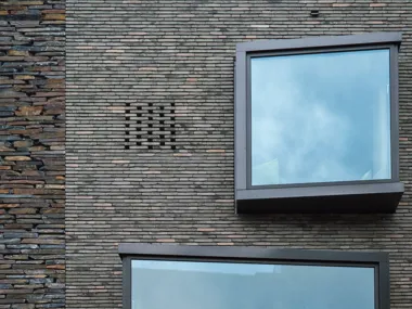 The Hand-Made linea 7036 as a canvas for distinctive bay windows