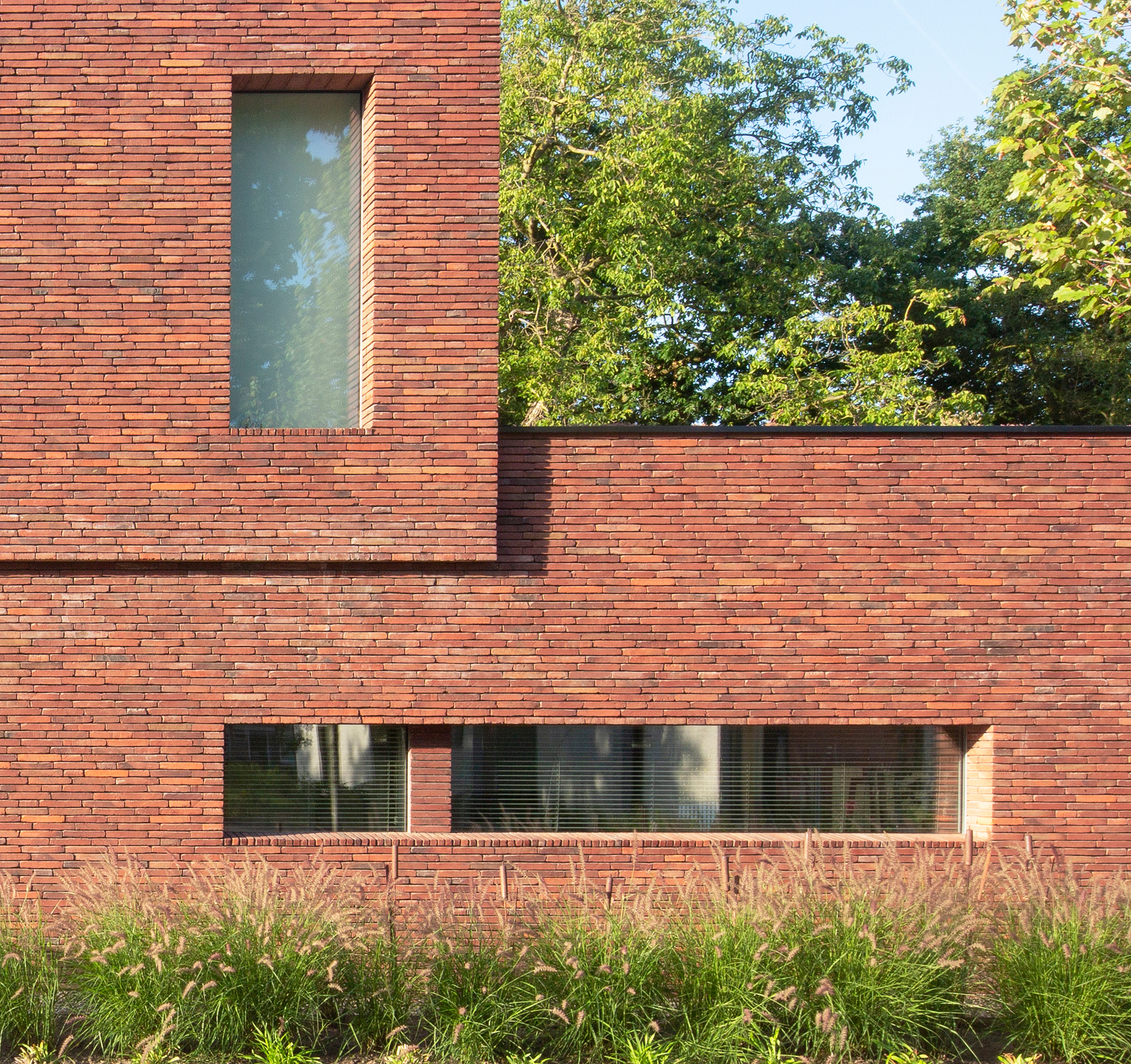 Functional detailing in brickwork with ‘linea 3016’ 