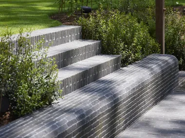 A timeless paving in a beautiful private garden in Sint-Martens-Latem