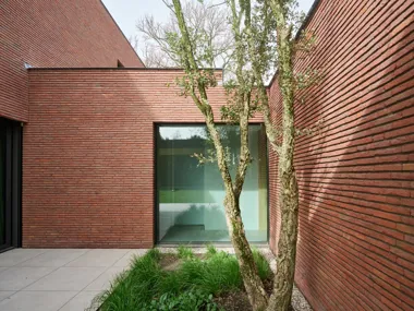 Villa BW: contemporary craftsmanship with a hint to the 1930s