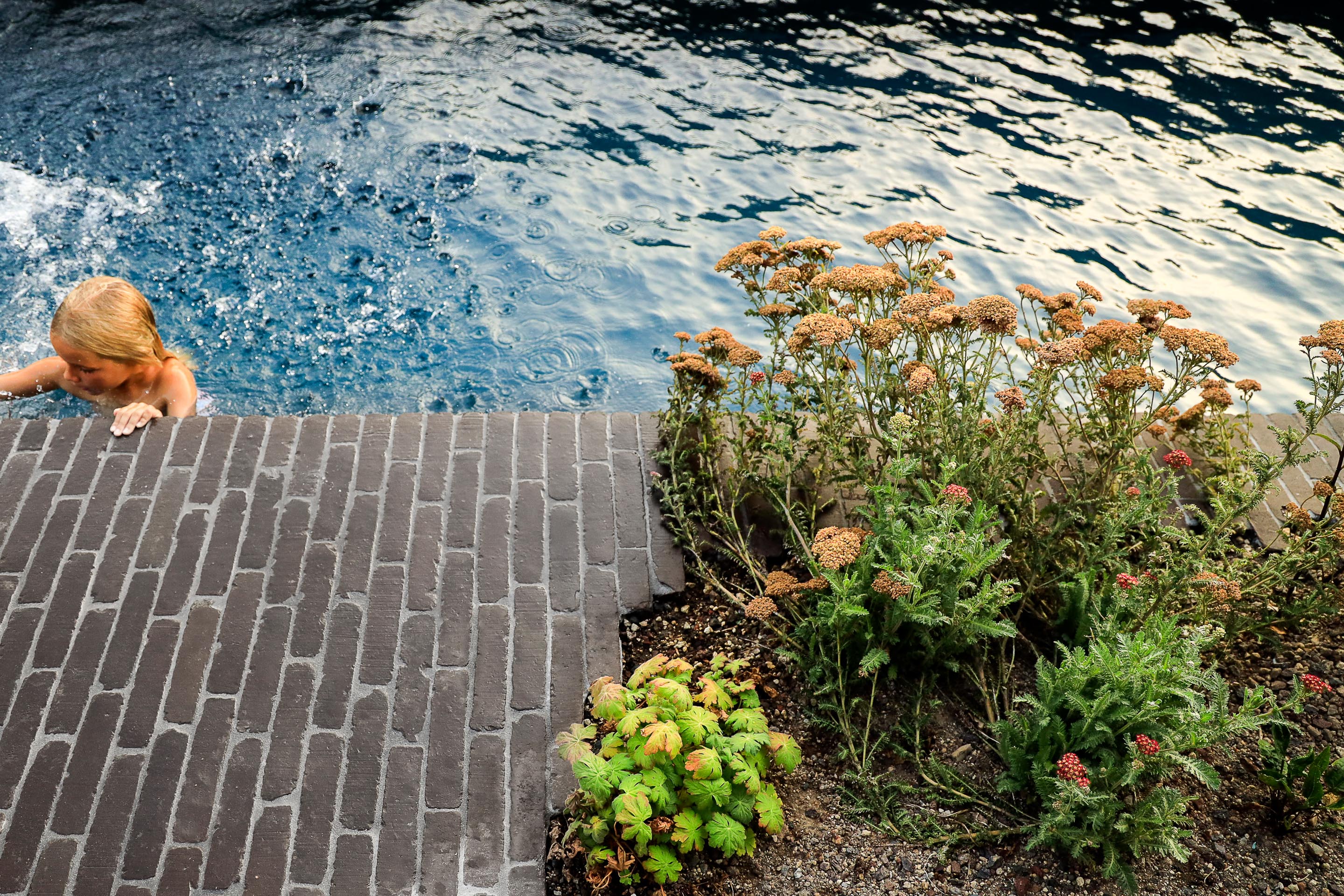 An ode to authenticity and sustainability in an experience garden with SeptimA clay pavers