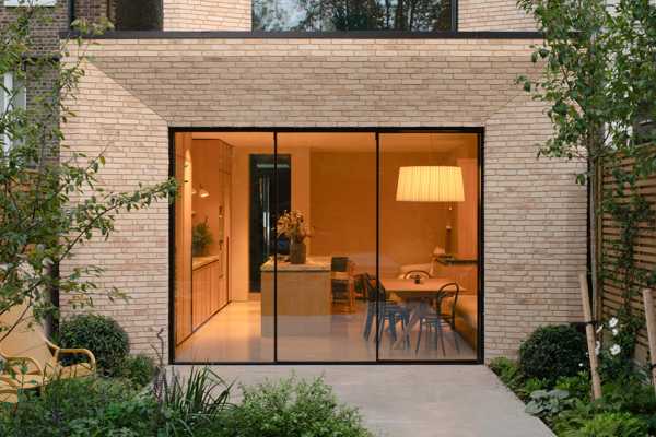 Frame House: a showcase for the Vande Moortel NATURE7 Brick J