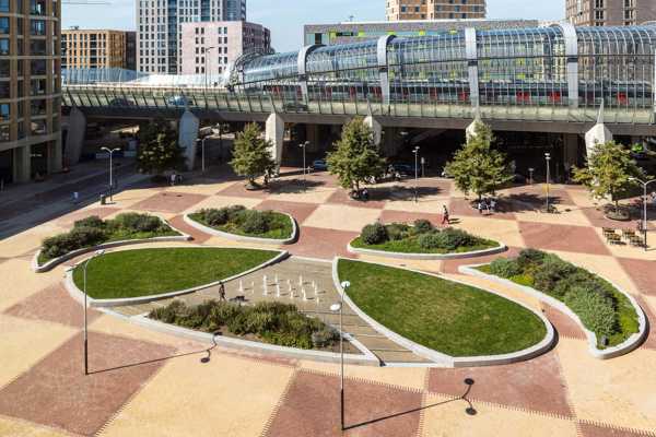 Clay pavers add colour to Amsterdam's Noordplein