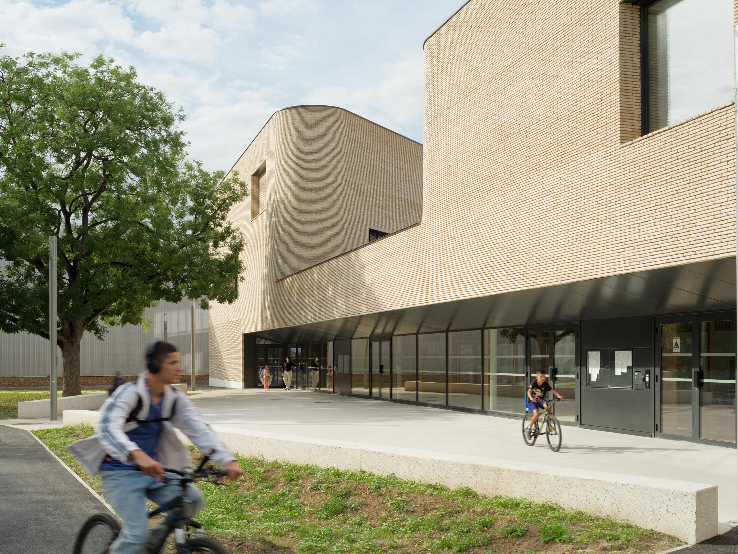 An architectural style unified by brick